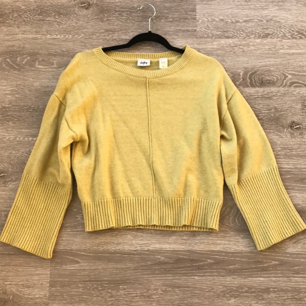 Buckle Day Trip soft cozy sweater